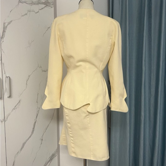 SOLD SOLD SOLD thierry mugler suit - Picture 2 of 6